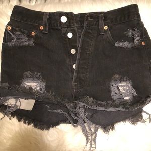 VINTAGE high-waisted distressed Levi shorts